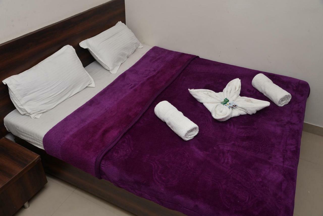 Hotel Disha Palace Shirdi Exterior foto