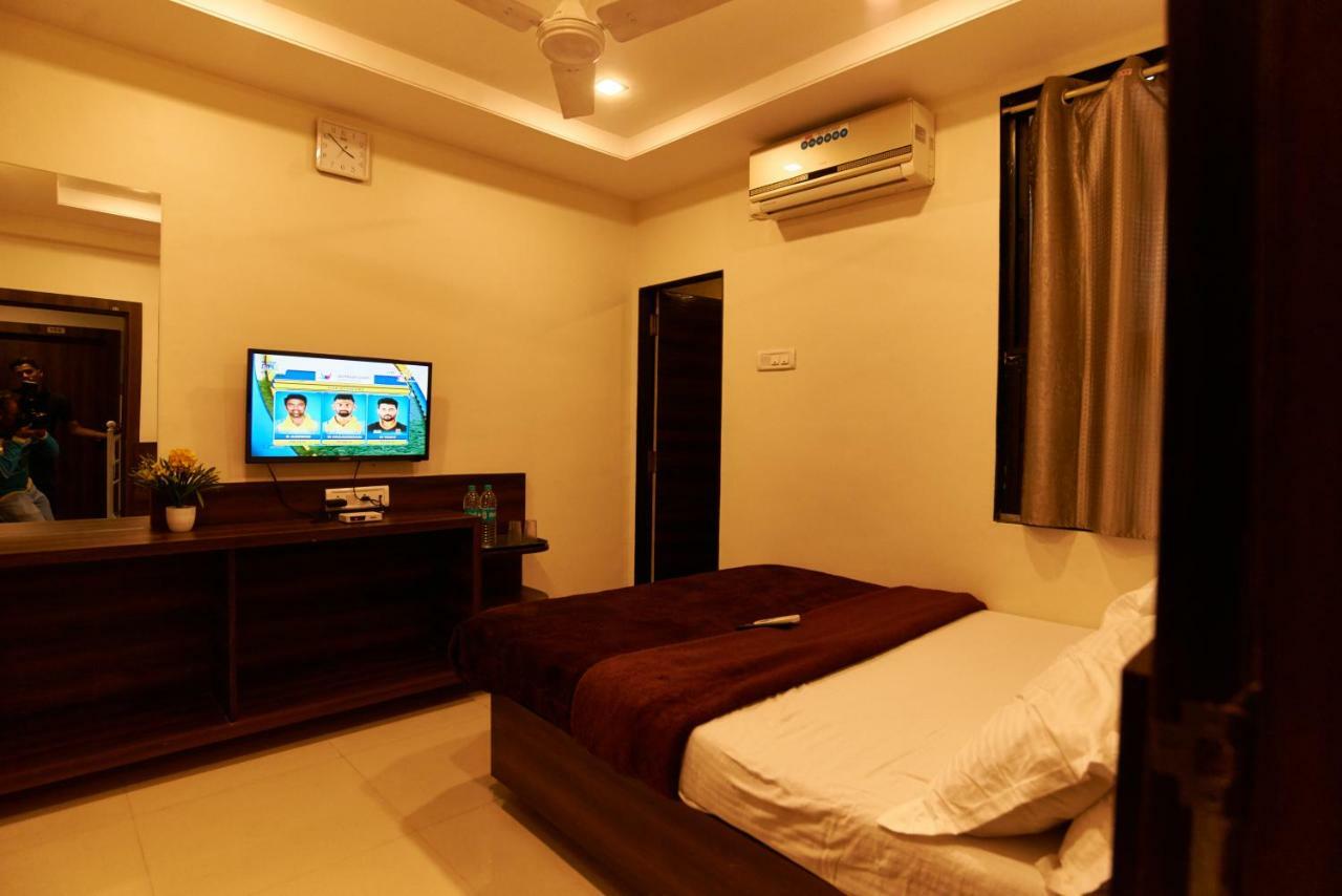Hotel Disha Palace Shirdi Exterior foto
