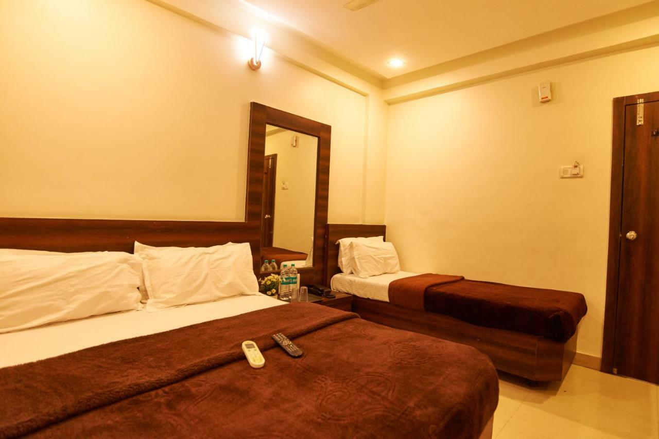 Hotel Disha Palace Shirdi Exterior foto