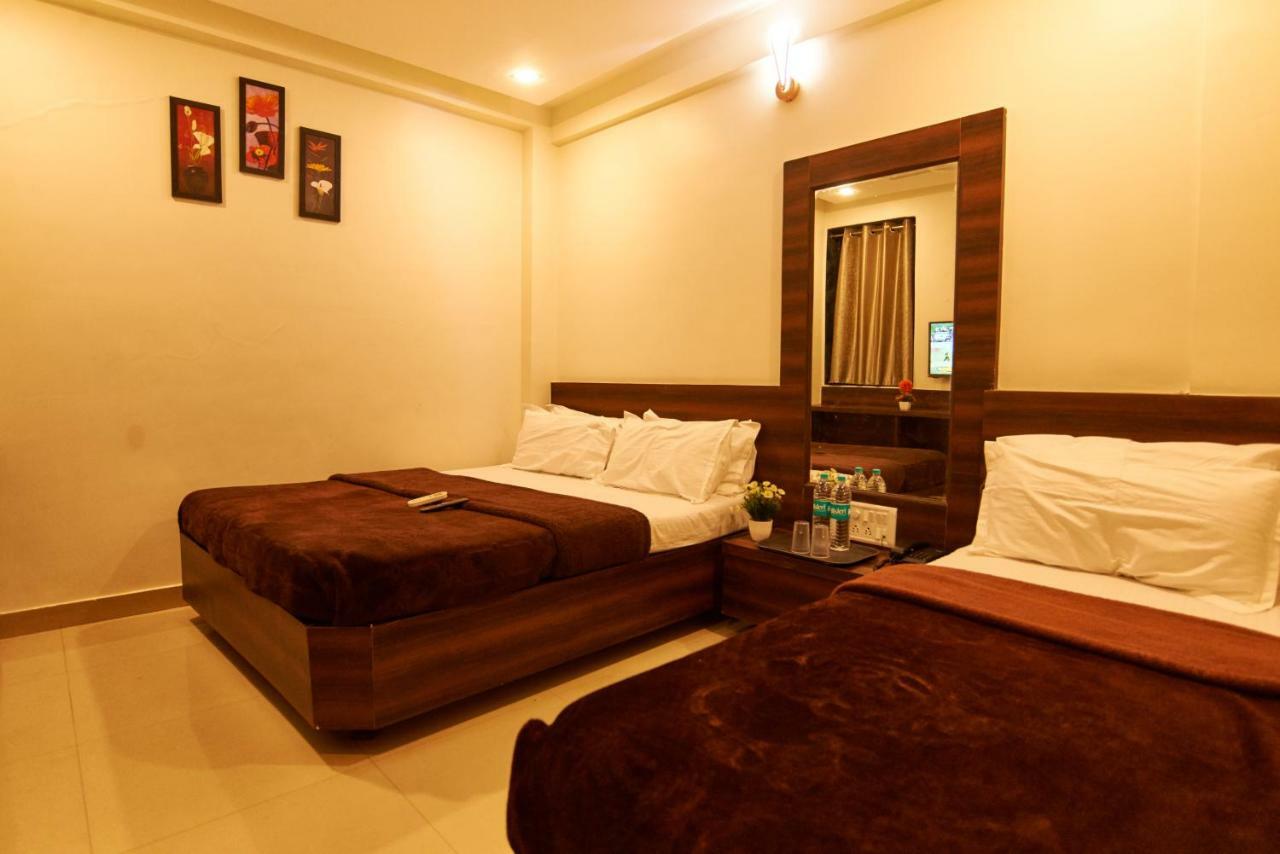 Hotel Disha Palace Shirdi Exterior foto