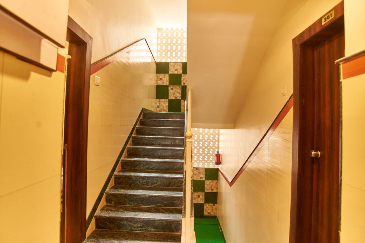 Hotel Disha Palace Shirdi Exterior foto